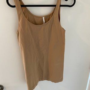 Aritzia Babaton Seamless Contour Tank
